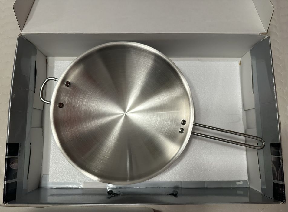 Set Infinite Wok Electrolux & suport plite inductie, nou in cutie