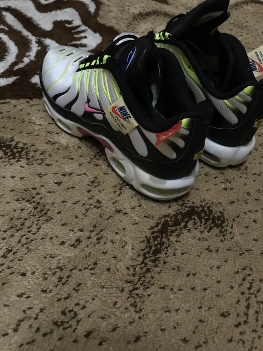 Vand adidasi Nike TN