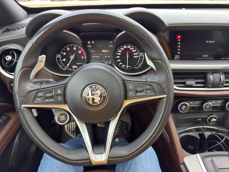 Alfa Romeo Stelvio Primul propietar in Romania, masina achizitionata si utilizata 2 ani