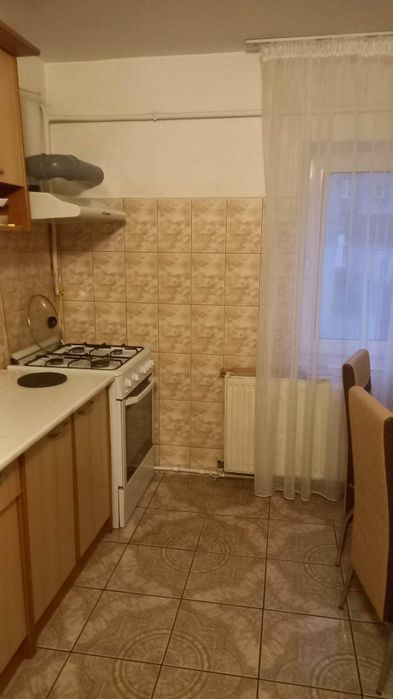 Apartament cu 4 camere decomandat, etaj 1 anul construcției 1988