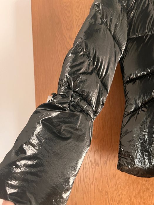 Geaca de iarna Paloma Guess!Noua fara eticheta!Pret initial 950 Ron