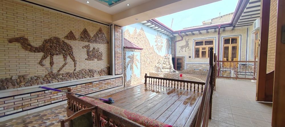 Самарканд шахар марказида жойлашган 3.5 сотихли ва 4хонадан иборат бул