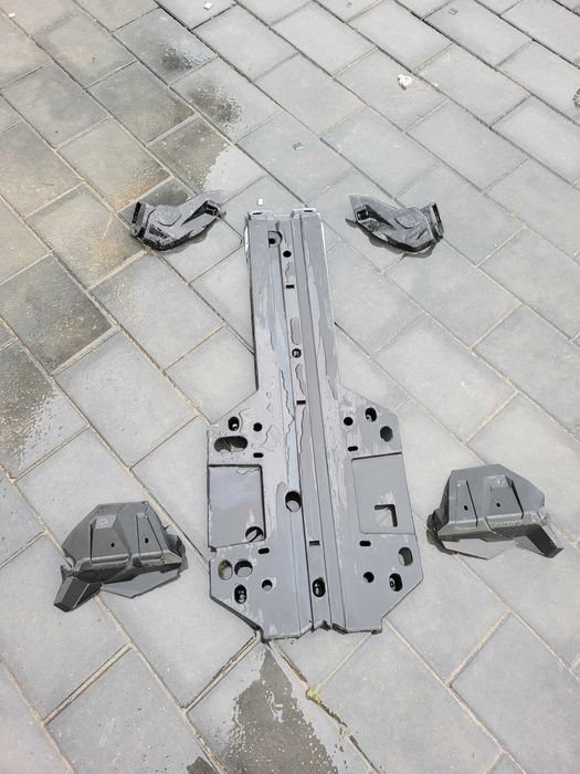Scut plastic can am 570 L