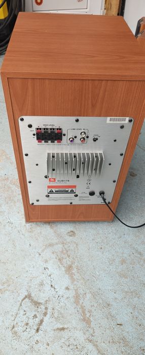 Vand subwoofer activ JBL SUB178
