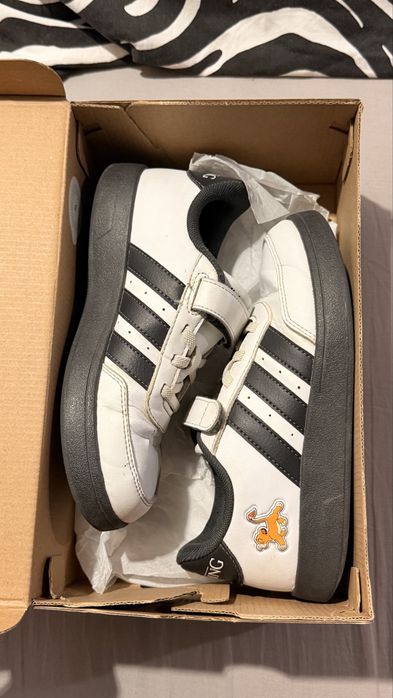 Кроссовки Adidas