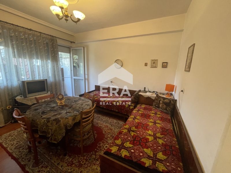 Продава се Тристаен апартамент в Кърджали, Център - 105 кв.м за 1096 €/кв.м - Снимка #3