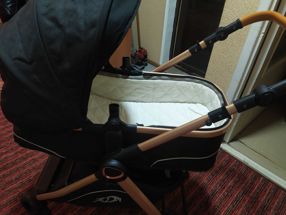 Детская коляска с автокреслом