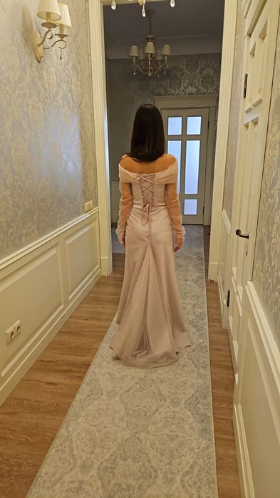 Платье  вечернее   .