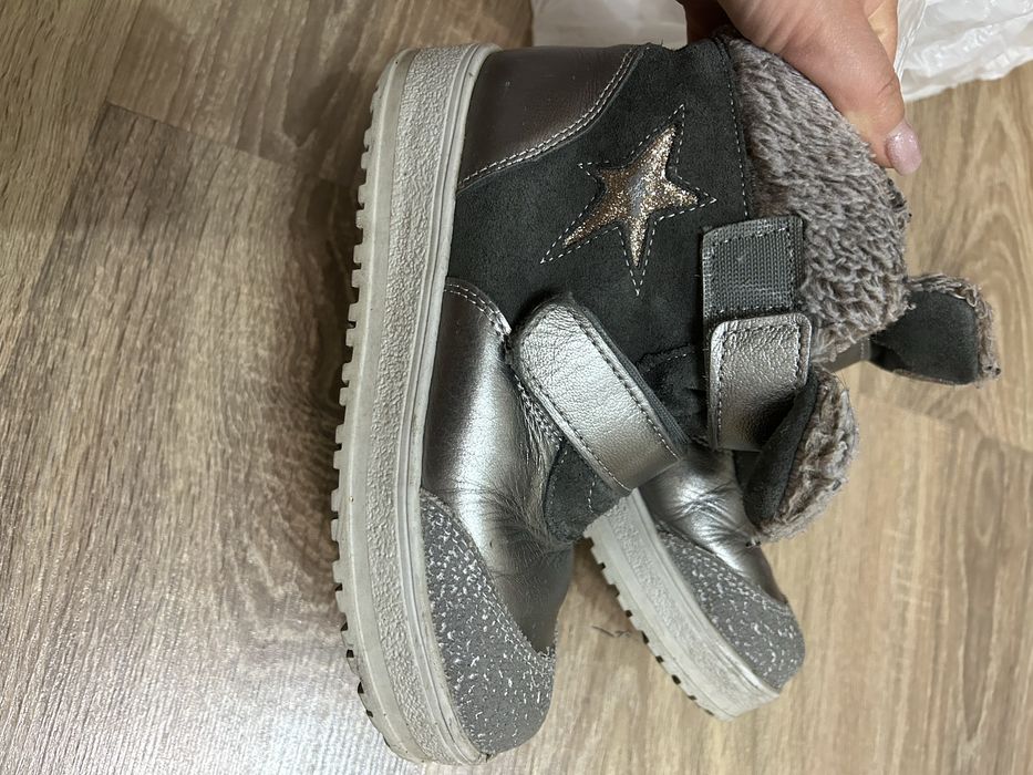 Продам зимние сапоги ботинки Лель