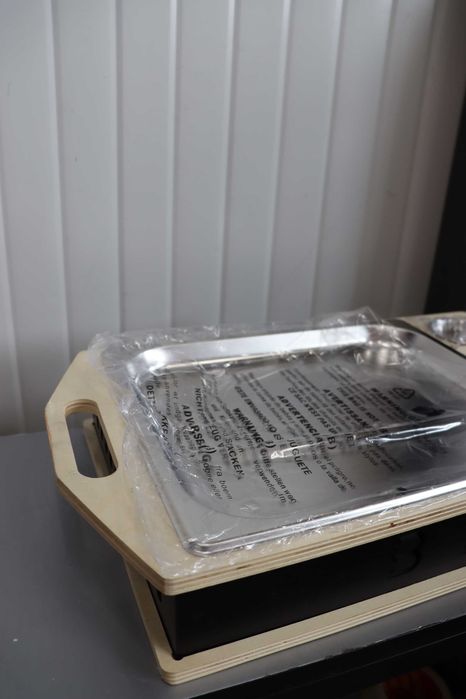 Барбекю маса, поставка, поднос със място за 3 сосиери - 2 бр. липсват