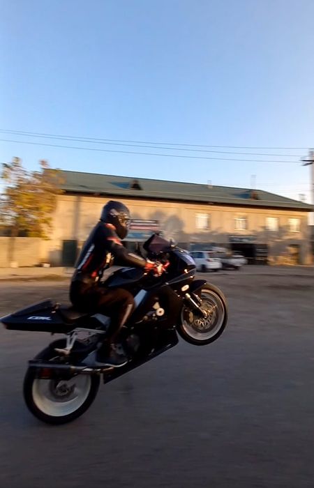 хонда сбр929рр Fireblade сотилади