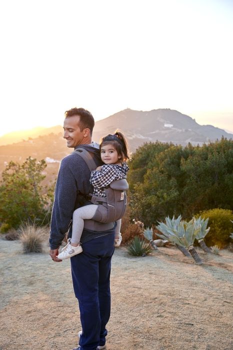 Продам эргорюкзак Ergobaby оригинал