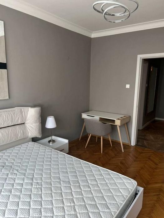 Дава се под наем Тристаен апартамент в София, Център - 110 кв.м за 1400 € - Снимка #7