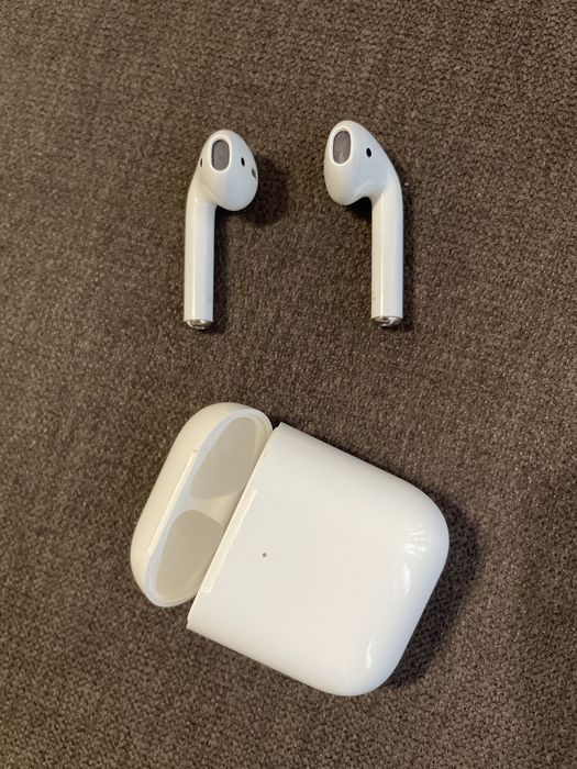 Наушники AirPods