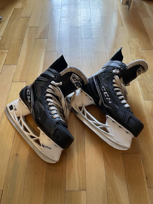 Зимни кънки CCM.
