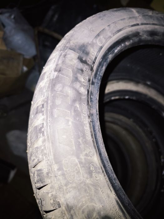 Шины зимние 225/50/17