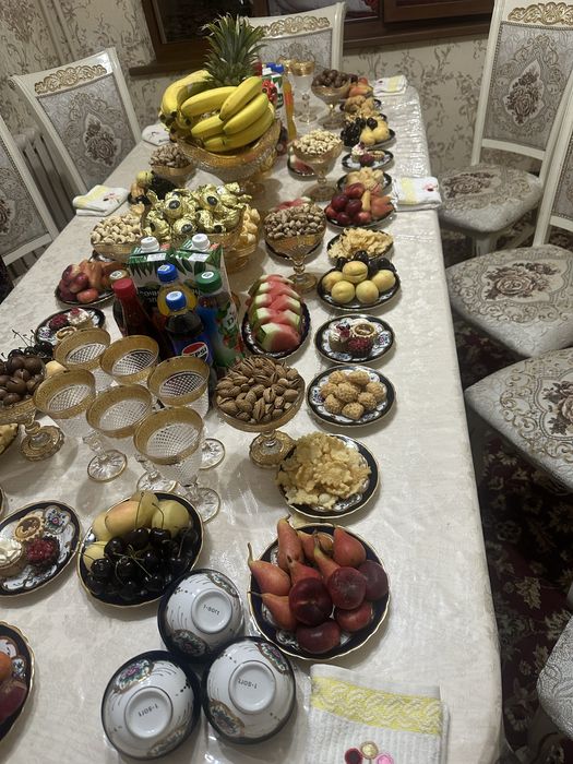Стол стул сотилади 10 тали стул