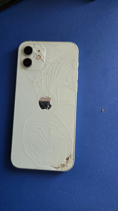 Iphone 12 78% baterie