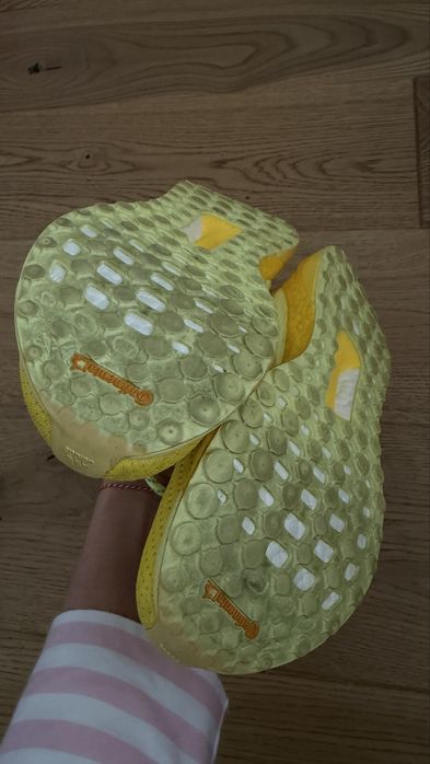 Adidas дишащи маратонки в 38-ми размер