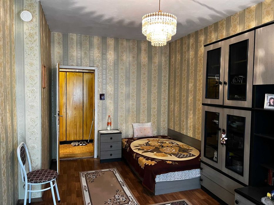 Просторен тристаен апартамент в кв.Куба, гр.Хасково