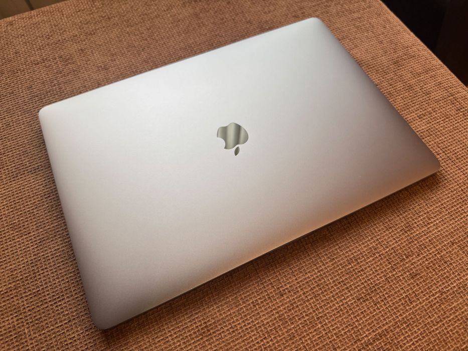 MacBook Pro 16-inch, 2019, A2141, 2.3 Intel I9, 1TB SSD, 16GB DDR4