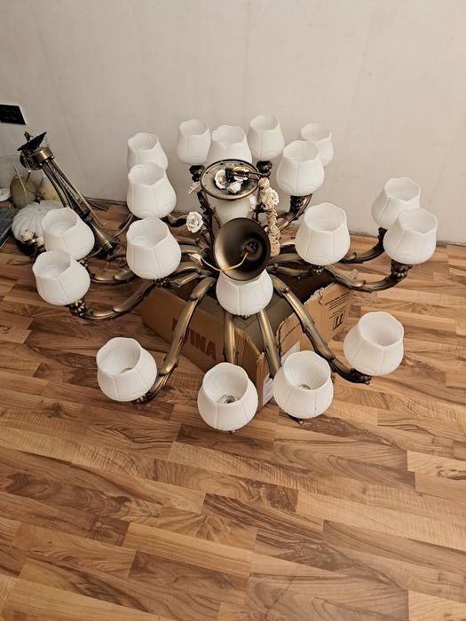 Продам люстры бу