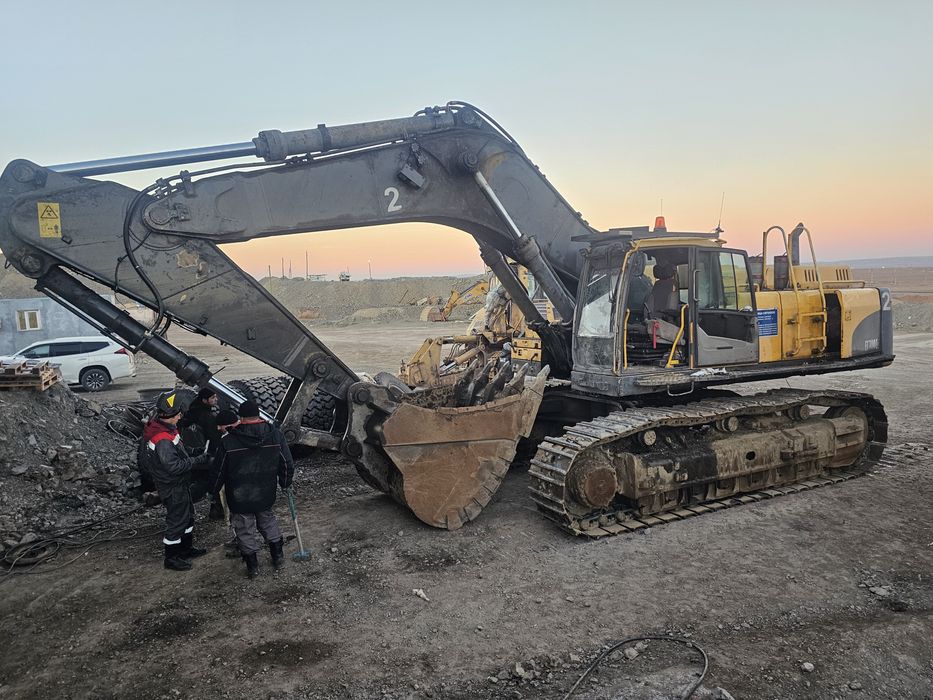 Экскаватор Volvo ec700