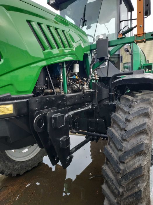 Самоходный опрыскиватель AVAGRO-HM40