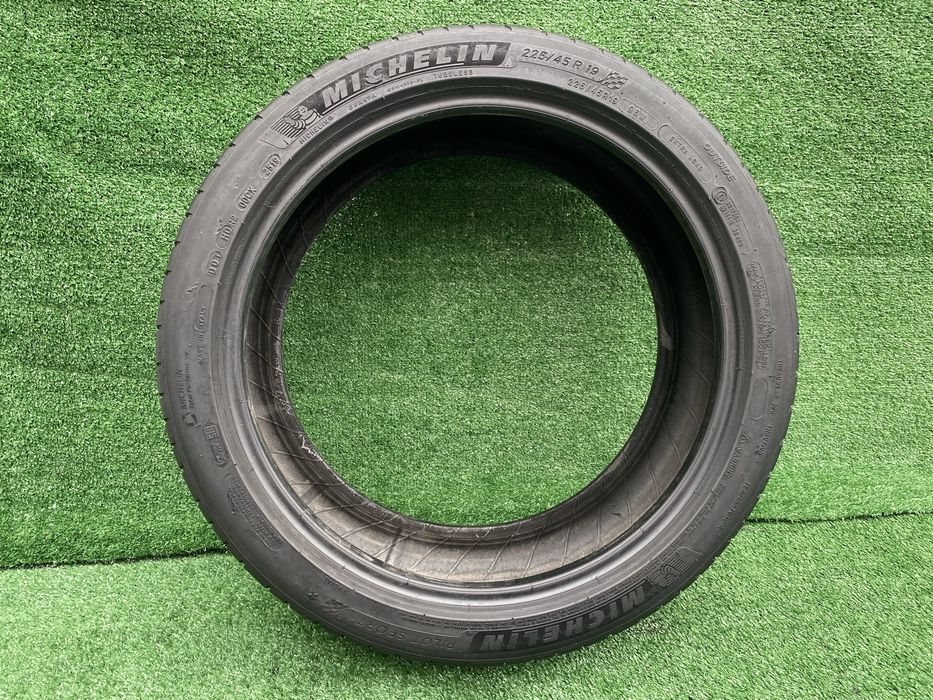 Set 4 anvelope vara 225 45 19 Michelin PilotSport4  Dot 2519 4mm