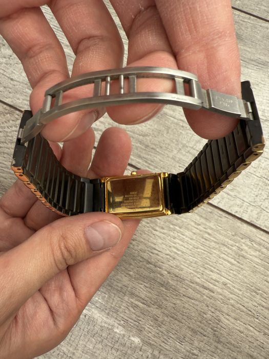 Продам часы наручные