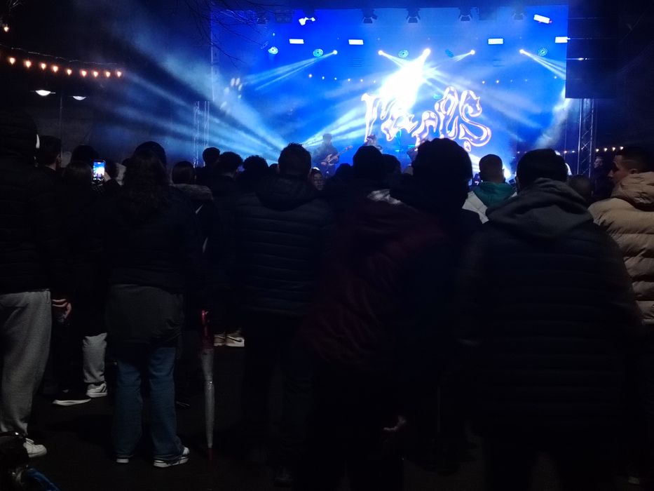 Sonorizare, scena, lumini, ecrane led, macara video