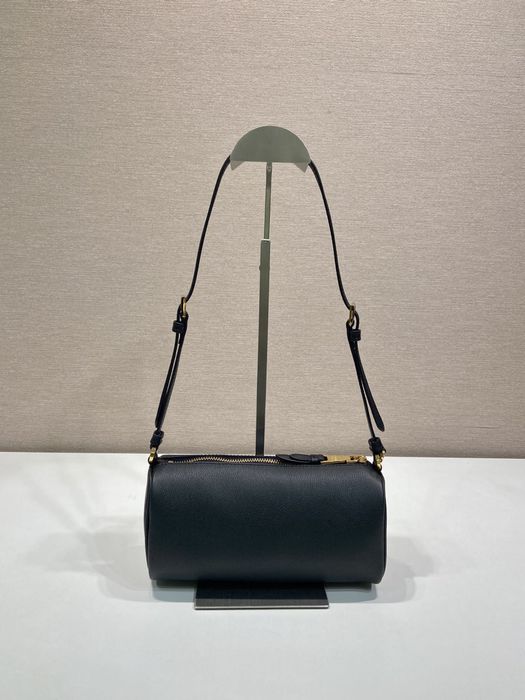 Prada дамска чанта