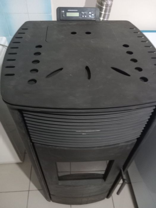 Суха пелетна камина NEMAXX