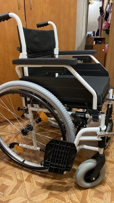 Продам инвалидную коляску!