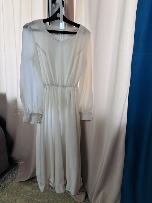 Продаю платья б/у