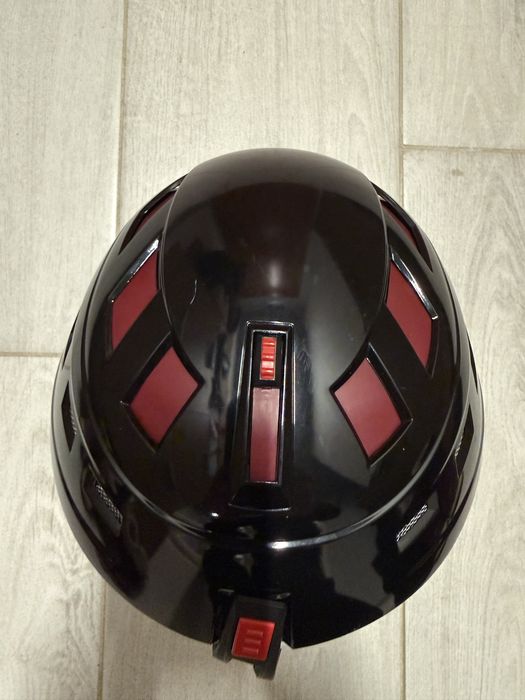 Каска за ски / snowboard UVEX, размер M, 56-58 см