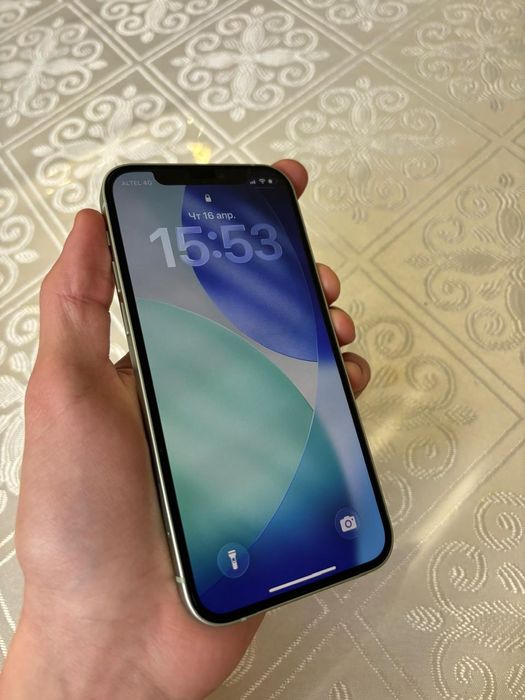 iPhone 12 64gb..