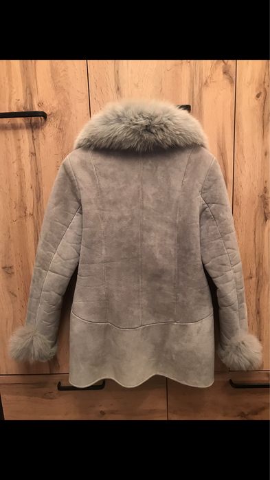 Продаёься женская дублёнка, замш