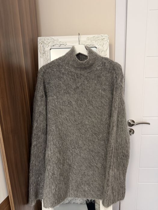 Пуловер на H&M от мохер и вълна