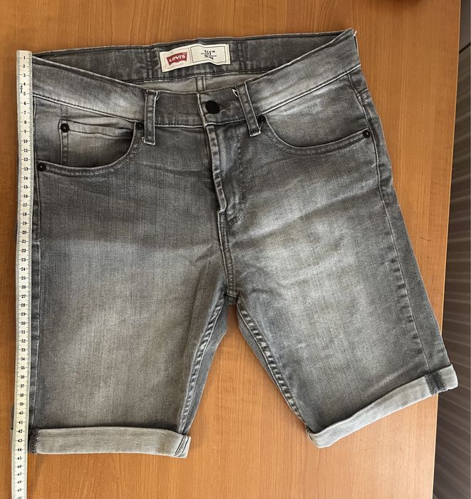 Blugi scurți Levis model 511