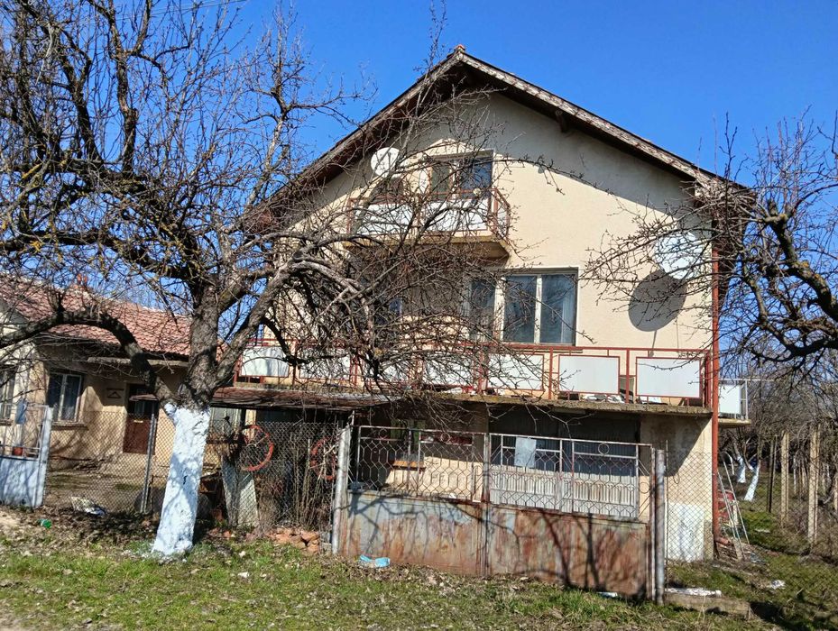 Продавам къща в с.сталийска махала област Монтана