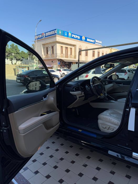 Tayota Camry hybrid 2.5 Mator