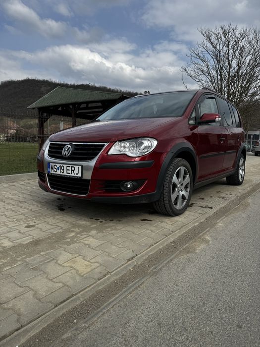 Volkswagen cross touran