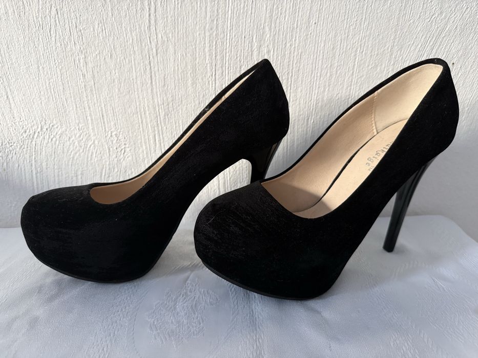 Официални обувки на ток