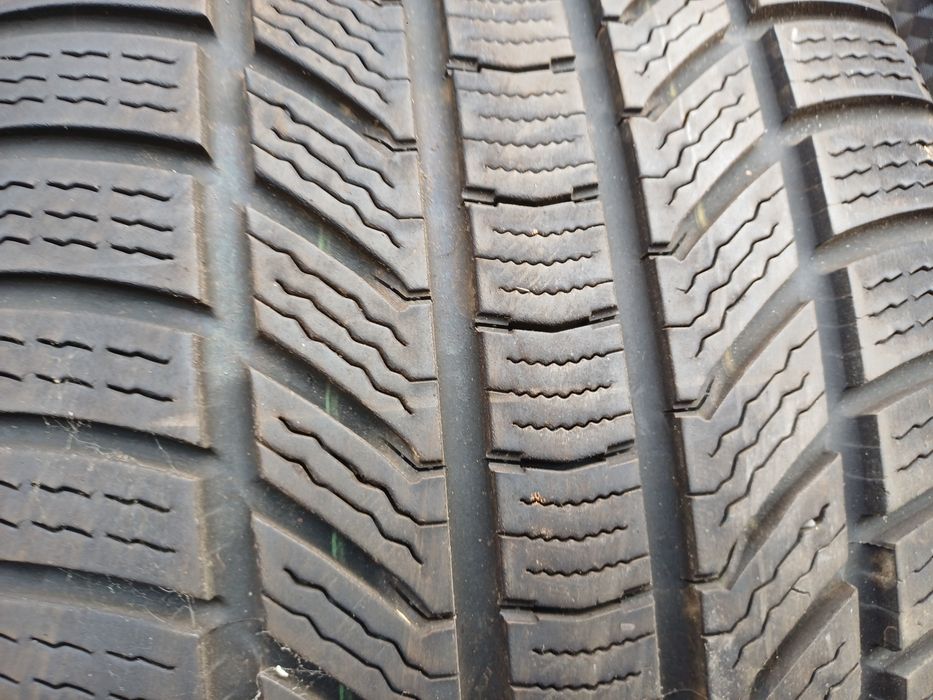 Гуми 255/45/20 Континентал