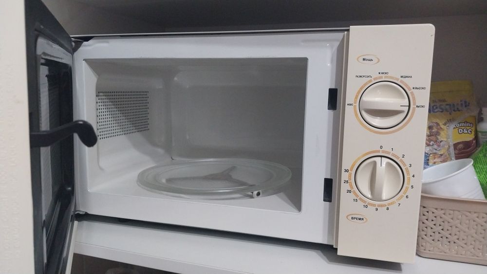 Микроволновка в рабочем состоянии.