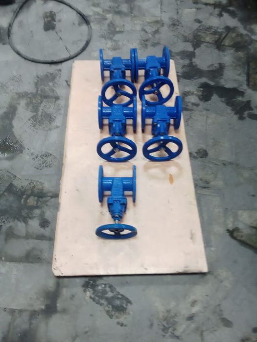 Продам краны новые