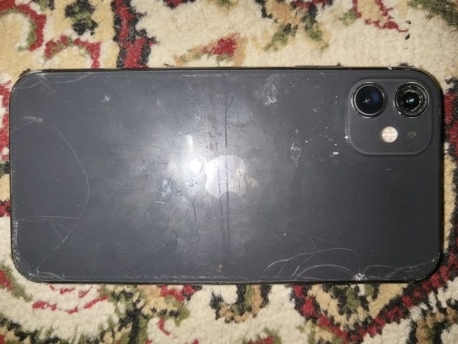 Айфон 11  цена 60000