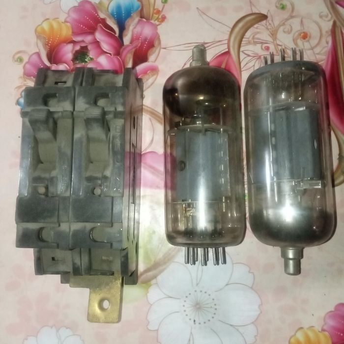 Радио детали разные.