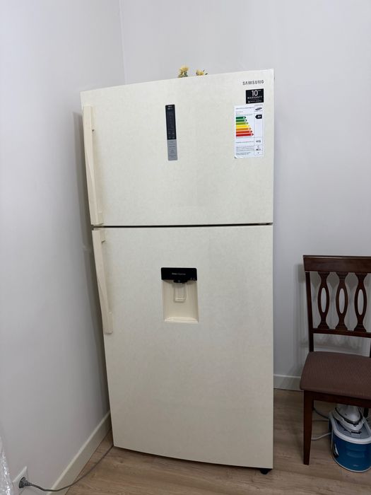 Холодильник Samsung